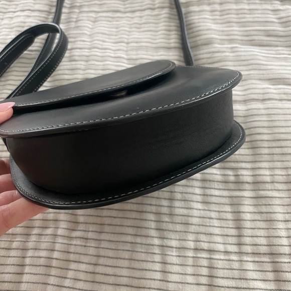 Hunting Season Small Saddle Bag Black with contrast stitching - Picture 6 of 9